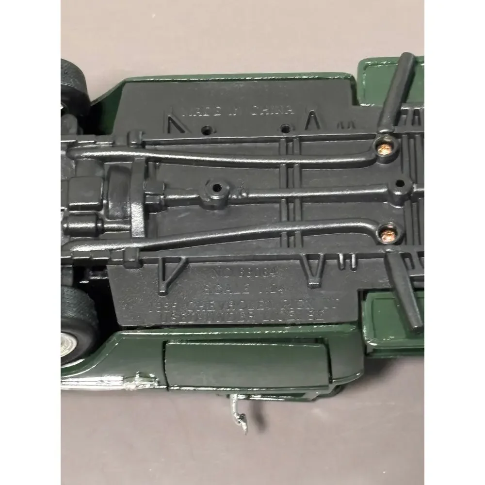 Motor Max 1955 Chevrolet Pickup 1:24 Diecast Dark Green No. 68064 With Tow Hook